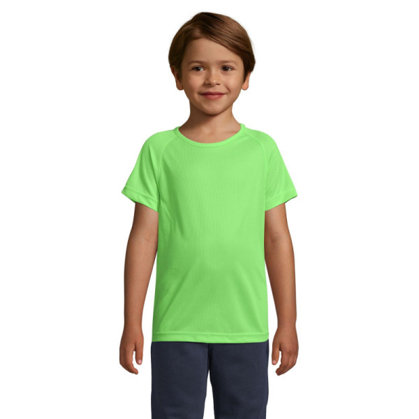 CAMISETA INFANTIL CON MANGAS RAGLÁN